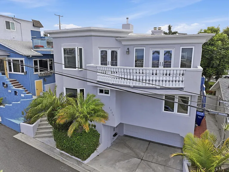 1220 Ocean Dr — Photo 2