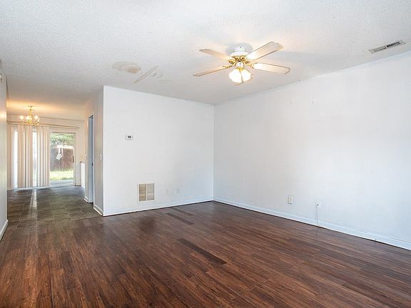 3rd image of 2354 Avalon Woods Dr
