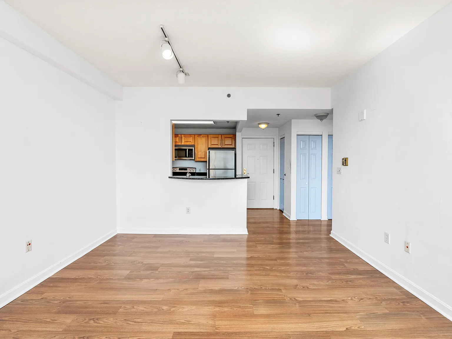 1 bed, 608 sqft, $2,895 — Photo 2