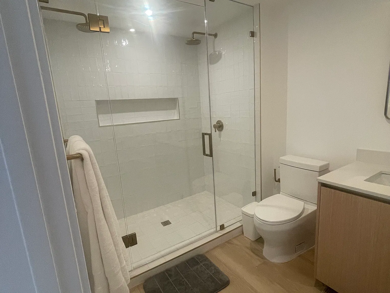 Studio, 570 sqft, $3,000 — Photo 4