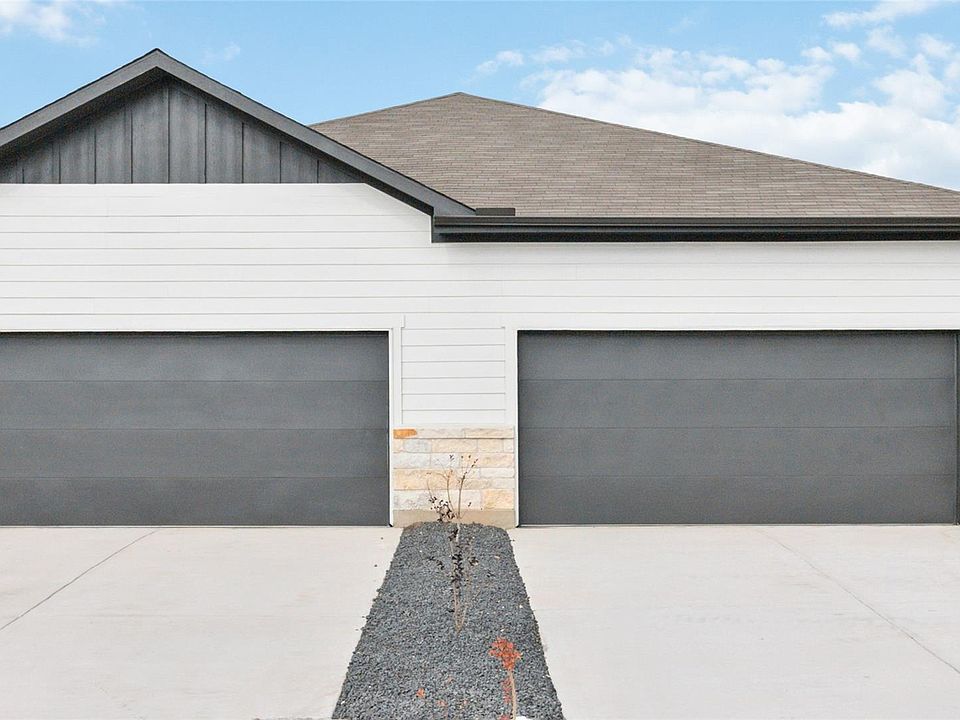 1st image of 1001 Staglin St