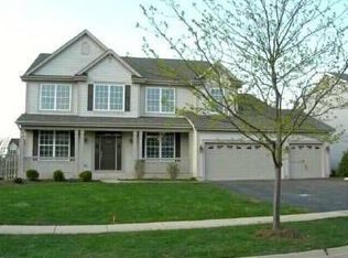 310 Greenwood Pl, Oswego, IL 60543