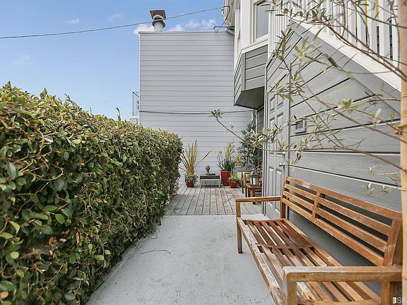 4th image of 372 Laidley St