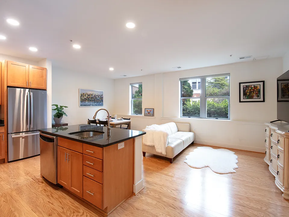 1800 Wilson Blvd #115
