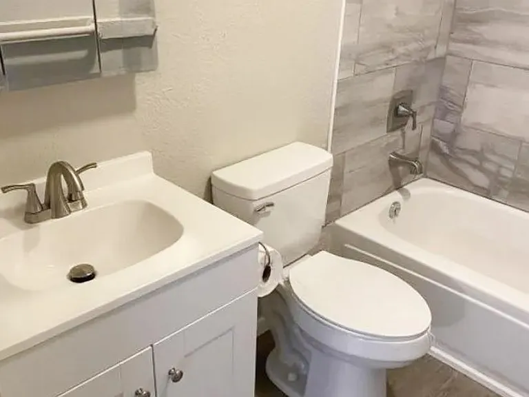1427 E Evans Ave — Photo 5