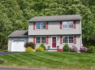 10 Scott Hollow Dr, Holyoke, MA 01040