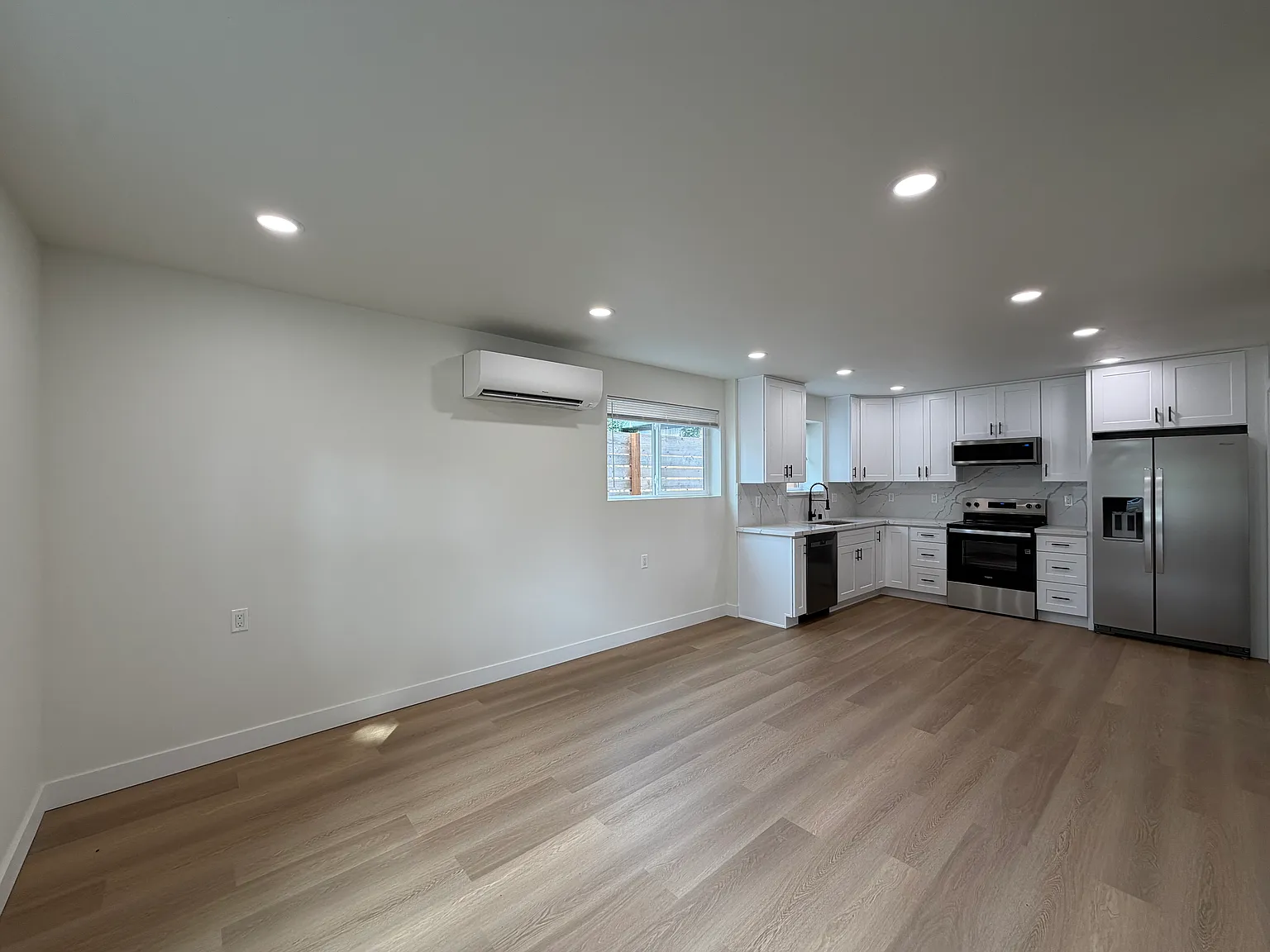 3 bed, 2.5 bath, 1089 sqft, $3,500 — Photo 3