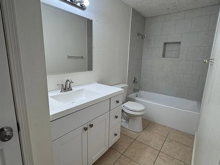 407 W Tilden St — Photo 31