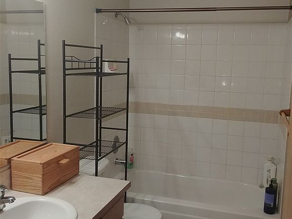3rd image of 956 E Calkins Dr #0