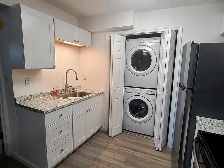 4355 Ocean View Dr #B — Photo 10