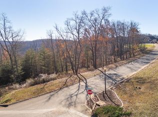 2221 Horizons Dr, Ooltewah, TN 37363