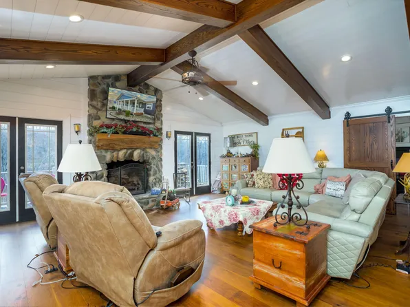 127 Whitetail Ln, Huntington, WV 25702