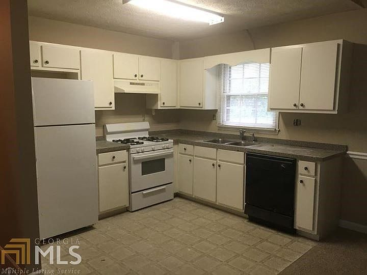 2nd image of 9 Logwood Ln