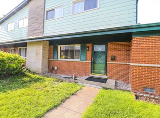 520 Glendale Rd, Glenview, IL 60025