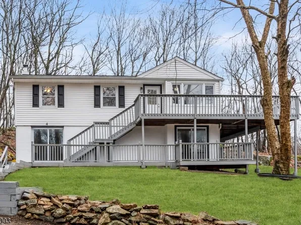 4 Toledo Ct, Hopatcong Boro, NJ 07843