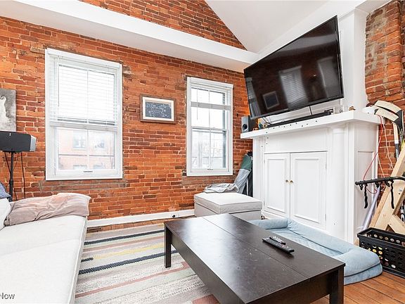 5th image of 3001 Bridge Ave APT 2