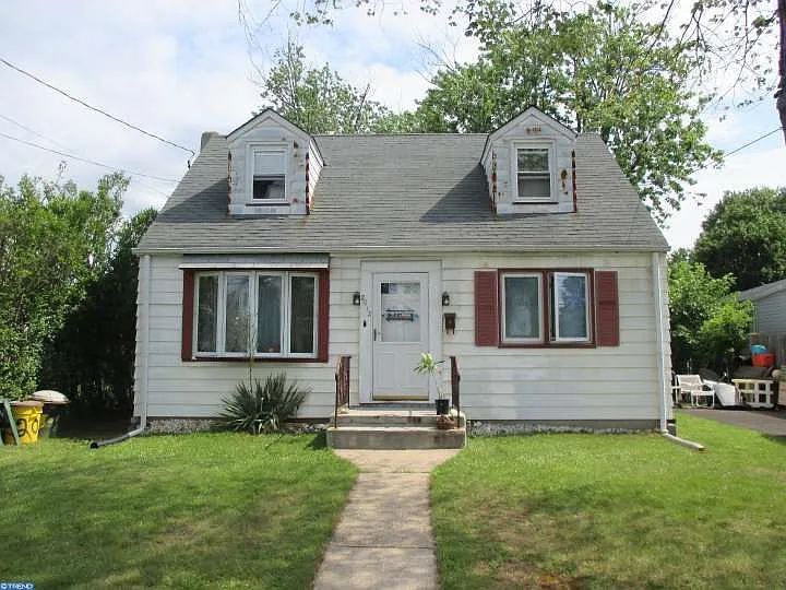 2012 Kinter Ave photo 1