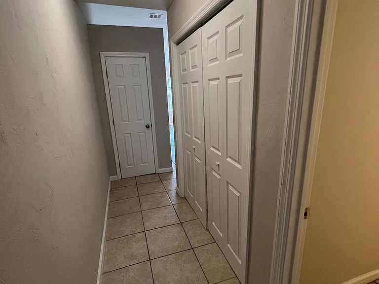 1801 Fairlane Rd — Photo 7