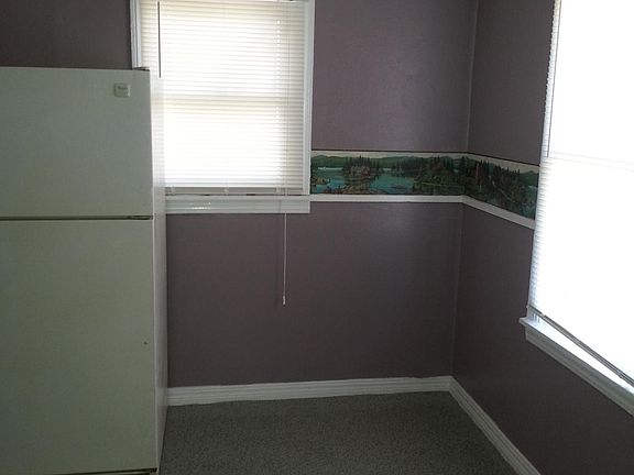 5th image of 205 E Hastings Ave