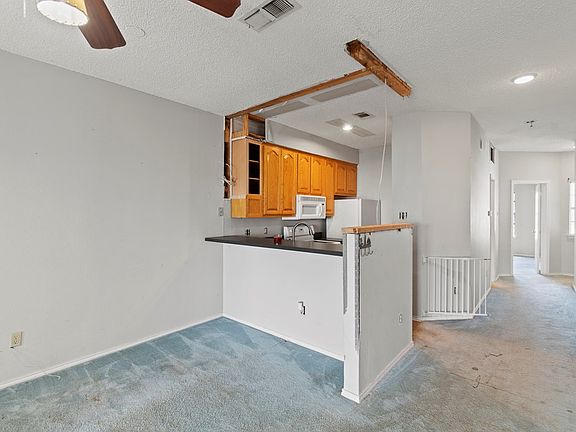 5th image of 1933 Island Cir APT 208B
