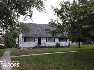 1009 S 6th St #TOWNHOUSE, Burlington, IA 52601