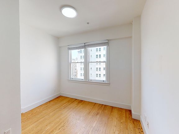 3rd image of 520 Geary St APT 201