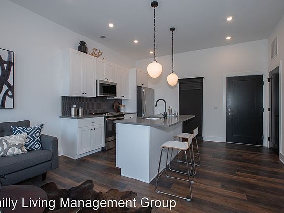 4th image of 2940 W Thompson St #9263235