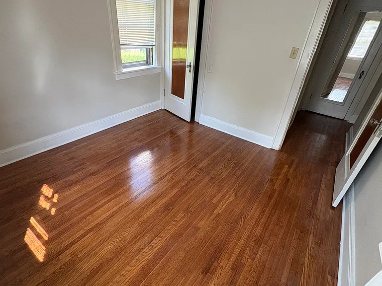 1411 E 3rd St #2 — Photo 16