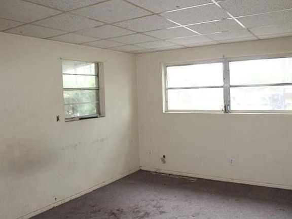 5th image of 10908 N 22nd St
