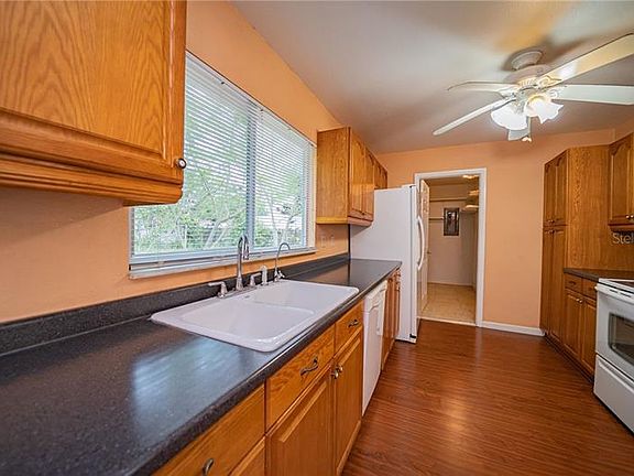 3rd image of 7177 Natchez Ct