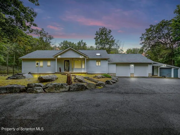 156 Hill View Pl, Shohola, PA 18458