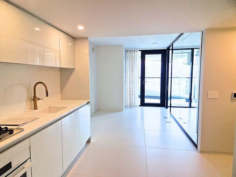 1033 Nelson St #28XX — Photo 14