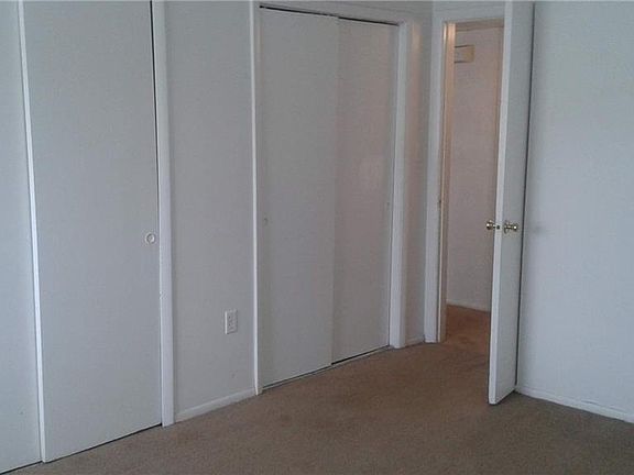 3rd image of 221 Sharon Dr