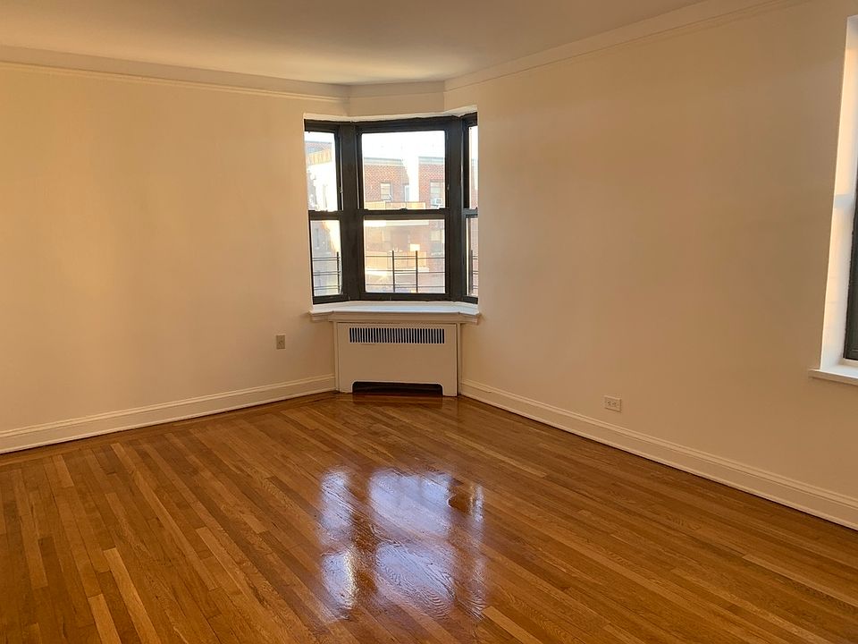 2nd image of 545 W 236th St #6E