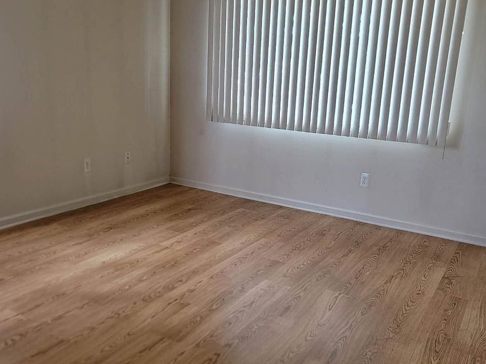 25307 Shiawassee Cir Apt 202, photo 10