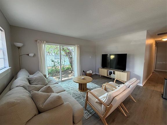 3rd image of 1720 W Arch St