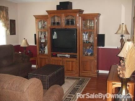 2nd image of 801 Dillon Dr