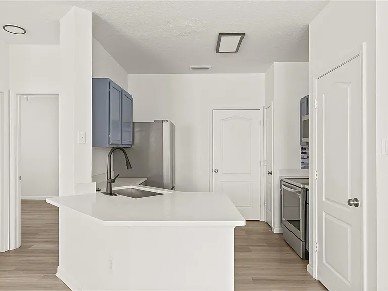 18006 Villa Creek Dr — Photo 22
