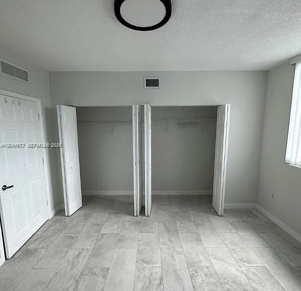 275 NE 18th St #1406 — Photo 1