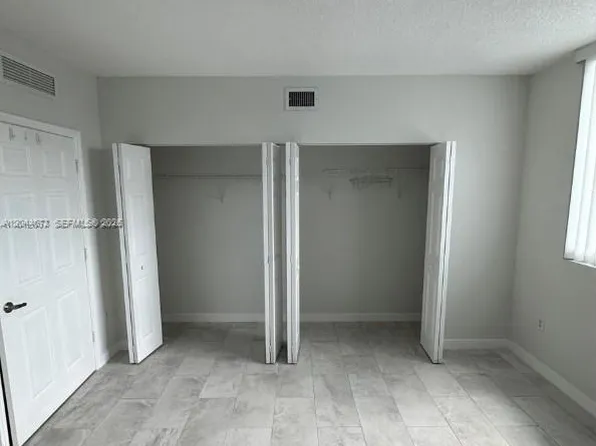 275 NE 18th St, Miami, FL