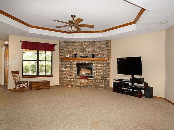 5th image of 3006 La Jolla Ln