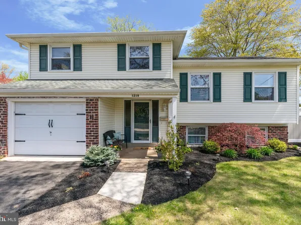 1219 Barness Dr, Warminster, PA 18974