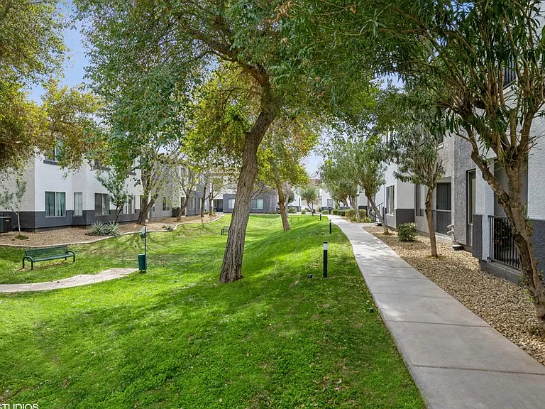 Villas at Mountain Vista Ranch — Photo 12