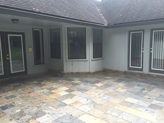 4th image of 728 Arran Ct