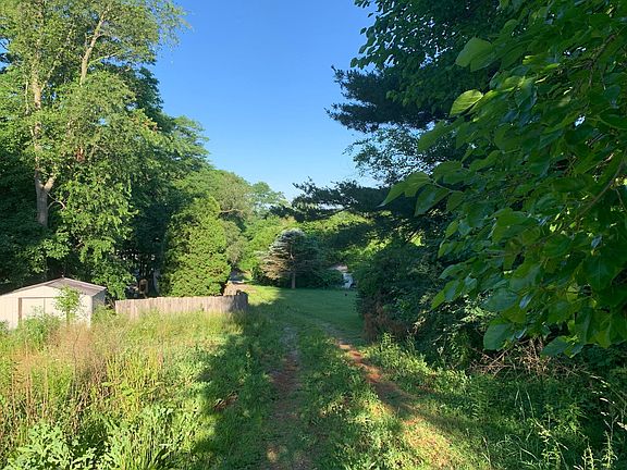 4th image of 3555 Cemetery Ln