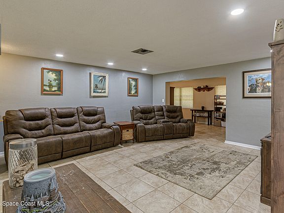 4th image of 3030 Briarwood Ln