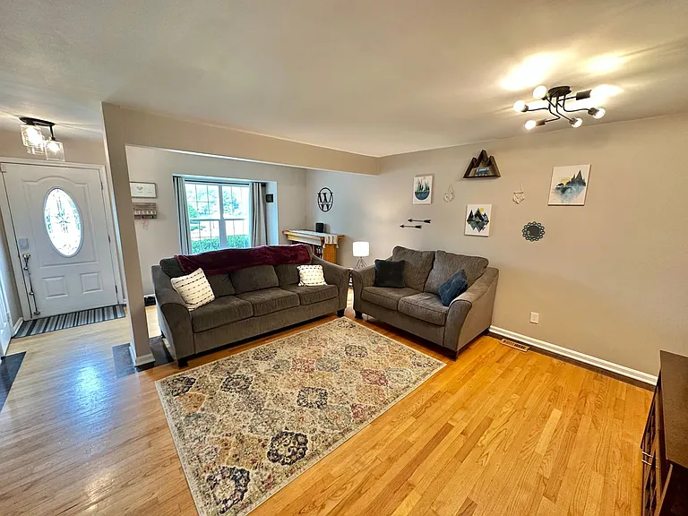 103 Staunton Ct — Photo 13