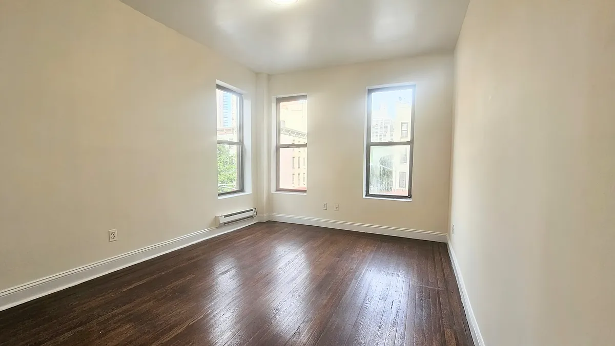 Building Photo - 356 E 87th St #2A