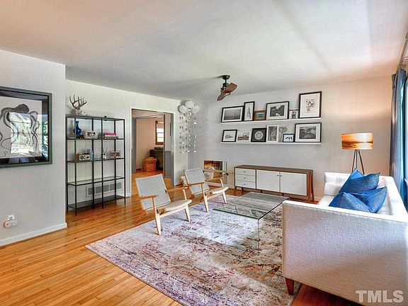 4th image of 2406 Sparwood Dr