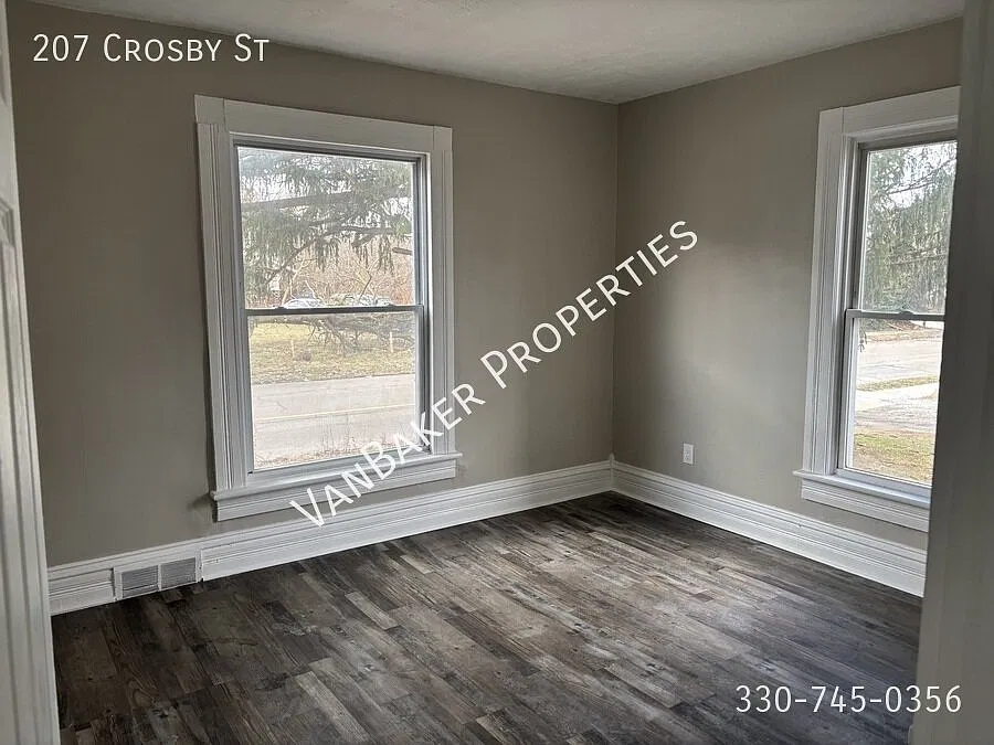 4 bed, 1200 sqft, $1,300 — Photo 2